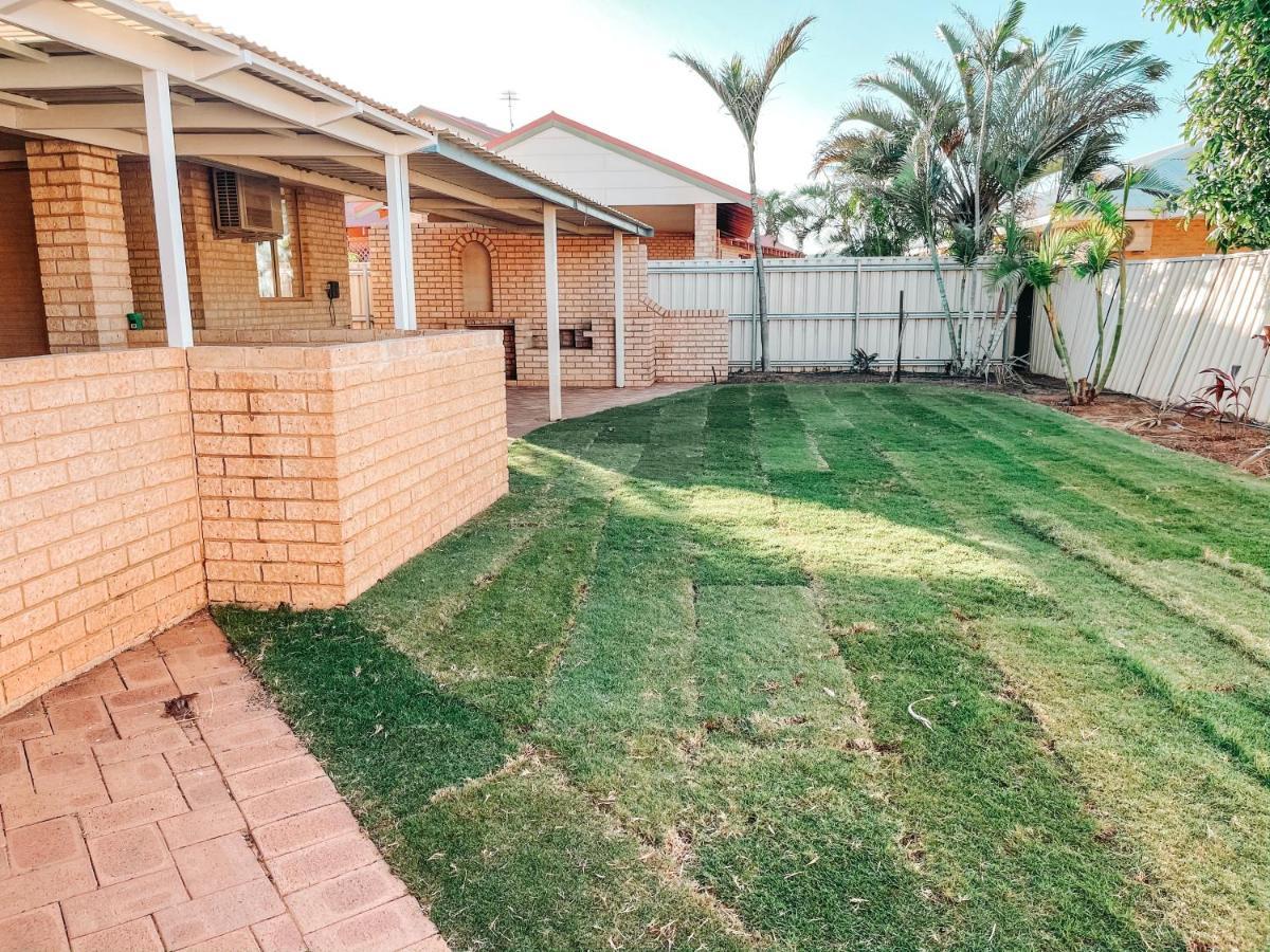 Holiday home 3br & 2ba House Carnarvon